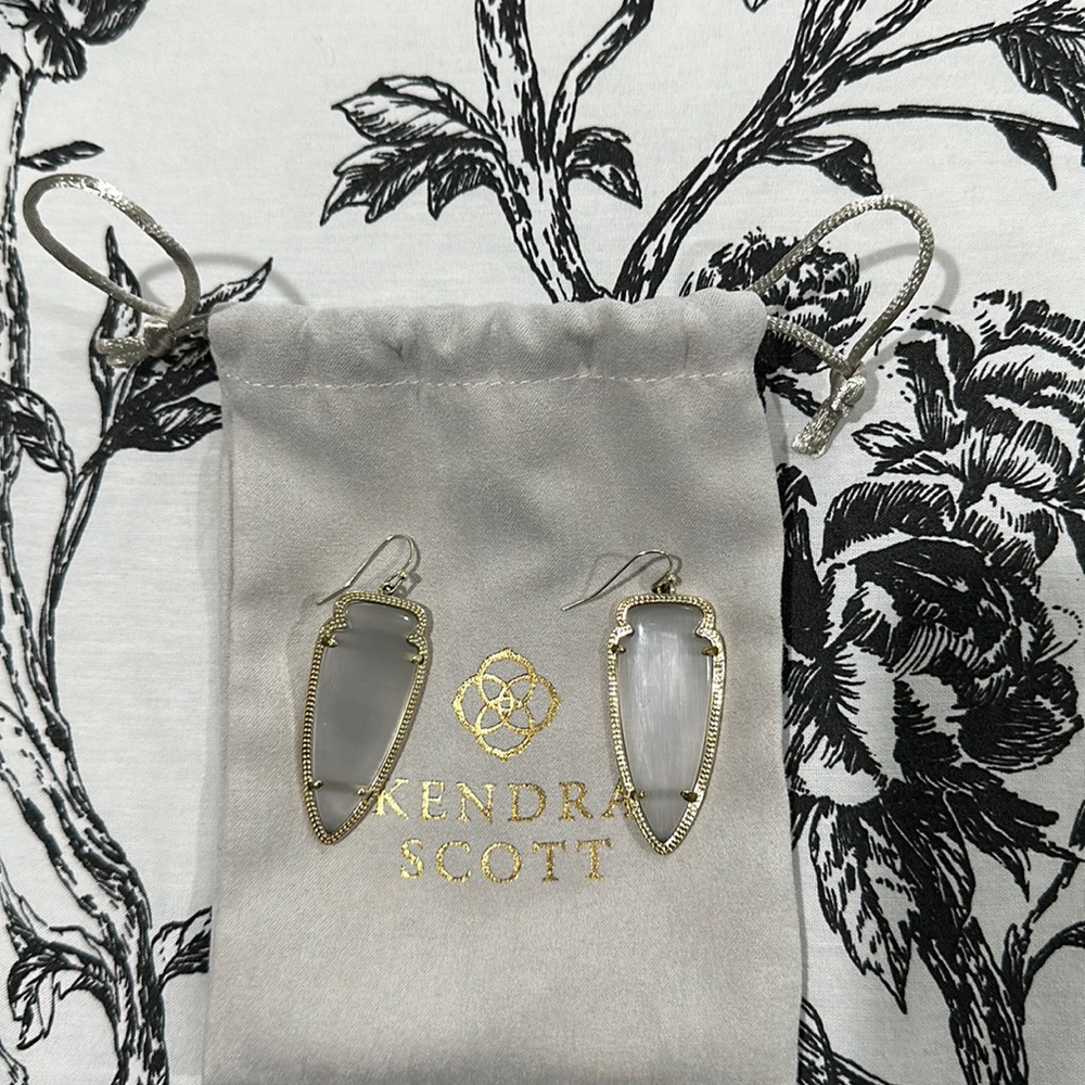 Kendra Scott earrings-good condition